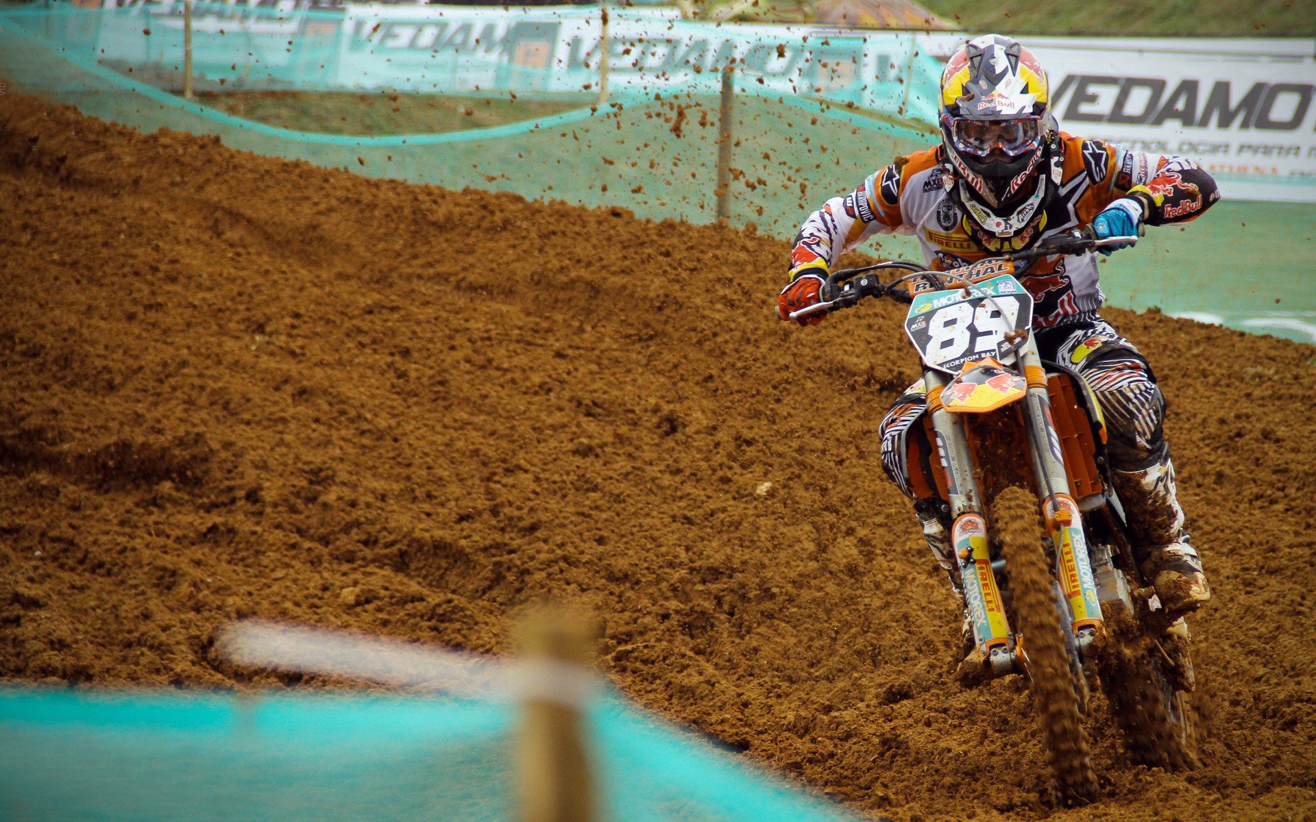 当英格兰对阵利物浦，莱万式节奏掌控如何改写足球叙事？